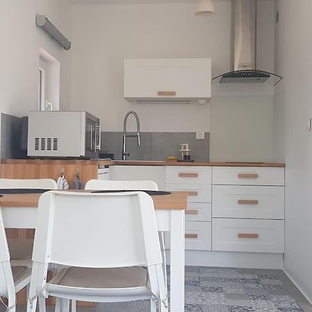 Come A La Maison! Apartment Coupvray Bagian luar foto